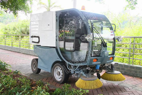 Street Cleaning Equipment Street Sweeper