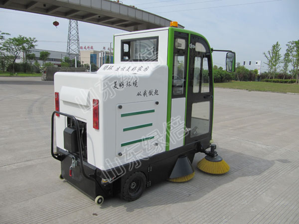 LB-2000 Fully Enclosed Sweeping Machine