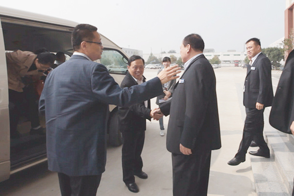 Welcome Shandong Province Economic Information Committee Leaders to Visit Parent Group of Shandong Lvbei 