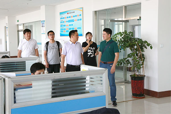 Warmly Welcome China National Heavy Duty Truck Group Leaders To Visit Shandong Lvbei