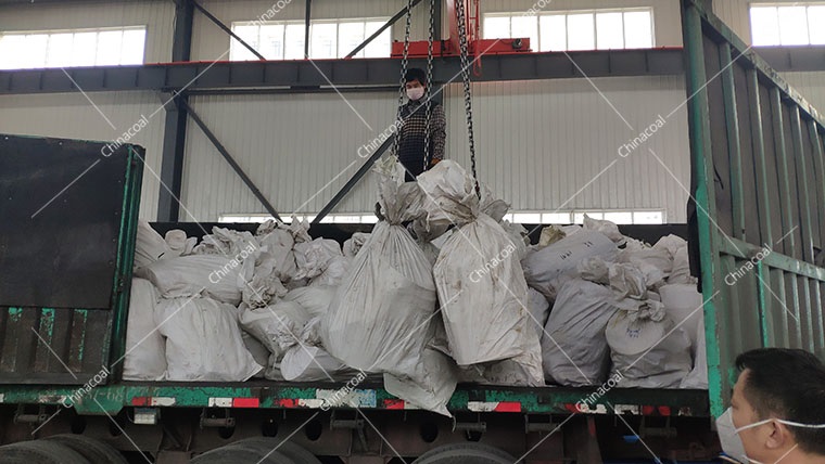 Shandong Lvbei  Sent A Batch Of Nylon Column Shoes To Shanxi Province