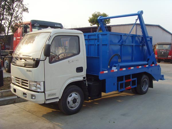 Which parts of the sanitary garbage truck are prone to oil leakage failure?