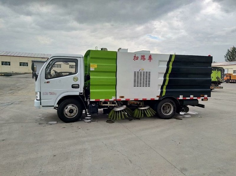 LB-2000 Fully Sanitary Garbage Truck Enclosed Sweeping Machine